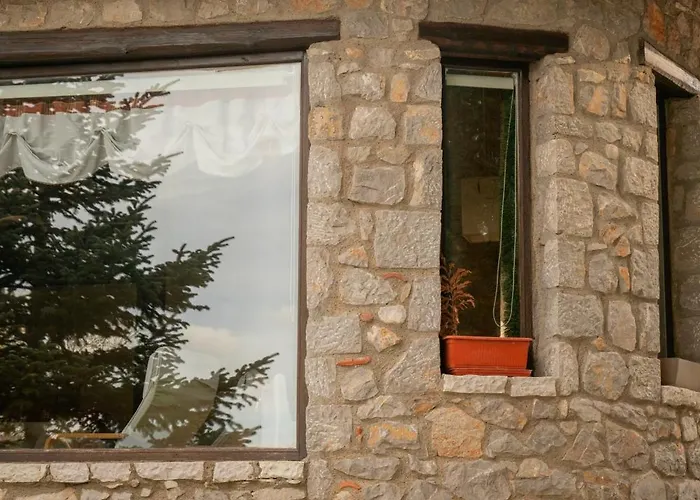 Stone View Nest - By Alure